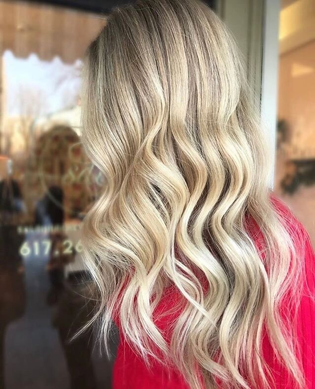 Winter blues? More like winter blondes 👱🏼‍♀️ artist | @hairby_jd